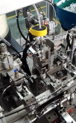 慢落机构组装机