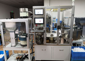 进水管上下盖组装机